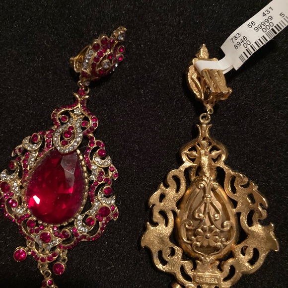 Gold tone and ruby (faux) stone clip on earrings - Picture 5 of 5